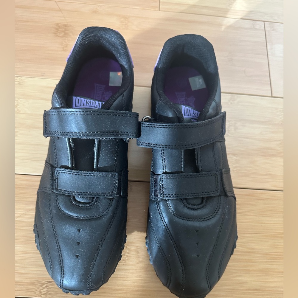 Lonsdale shoes size 7.5